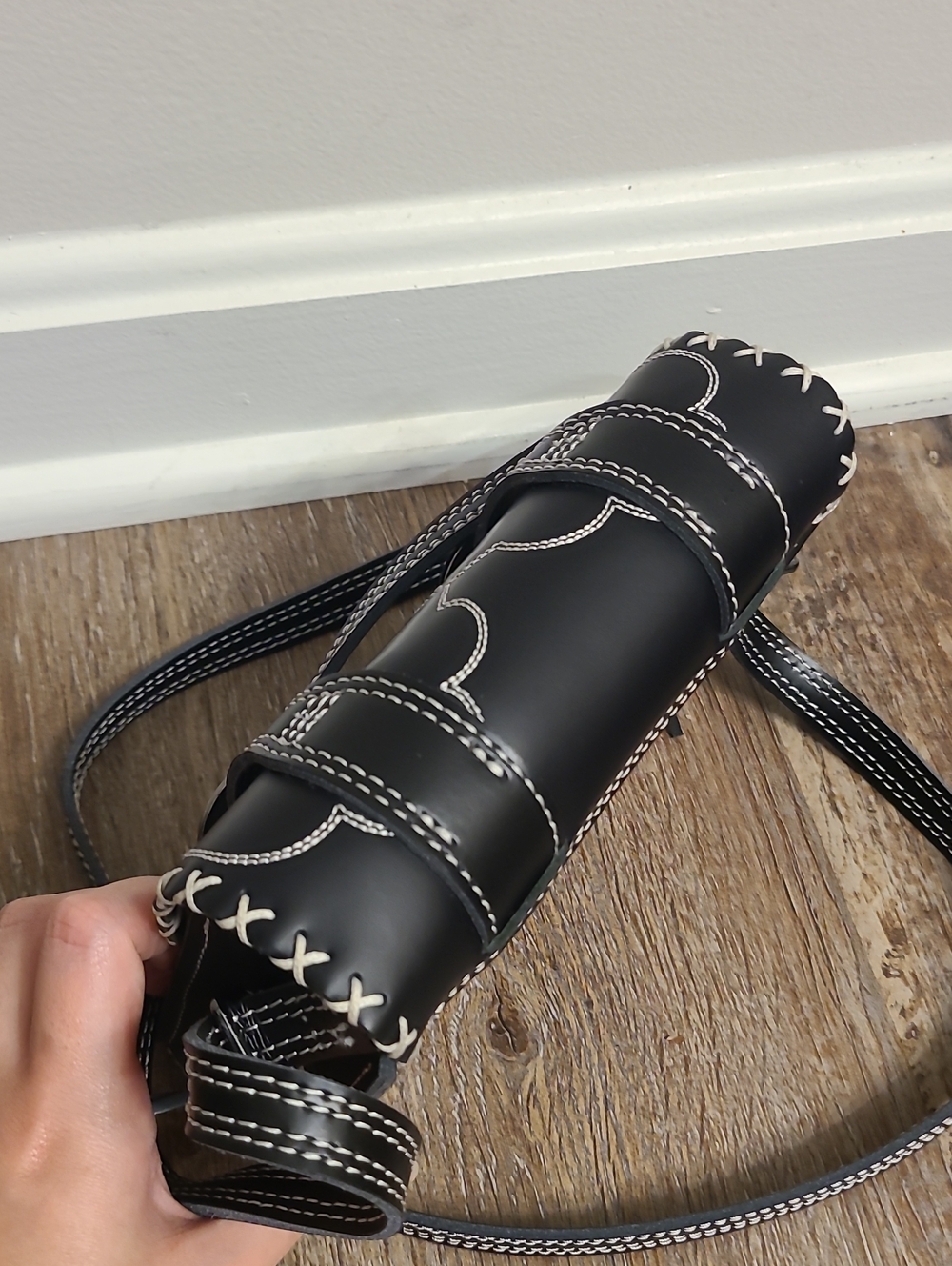 Dr Martens Gothic Americana 7 Inch Mini Satchel - Picture 6 of 8